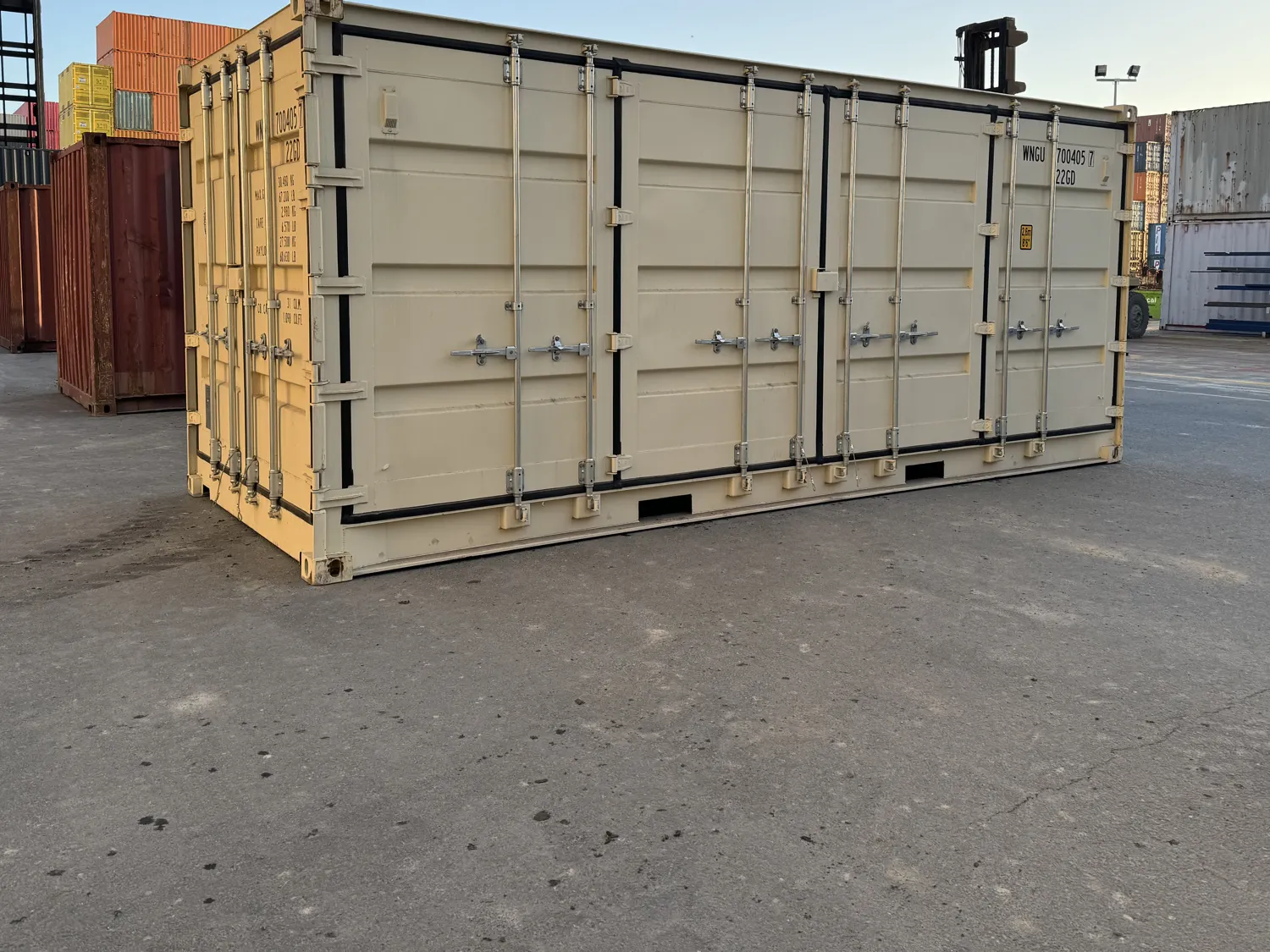 20 Foot Shipping Containers available from Sunstate Containers